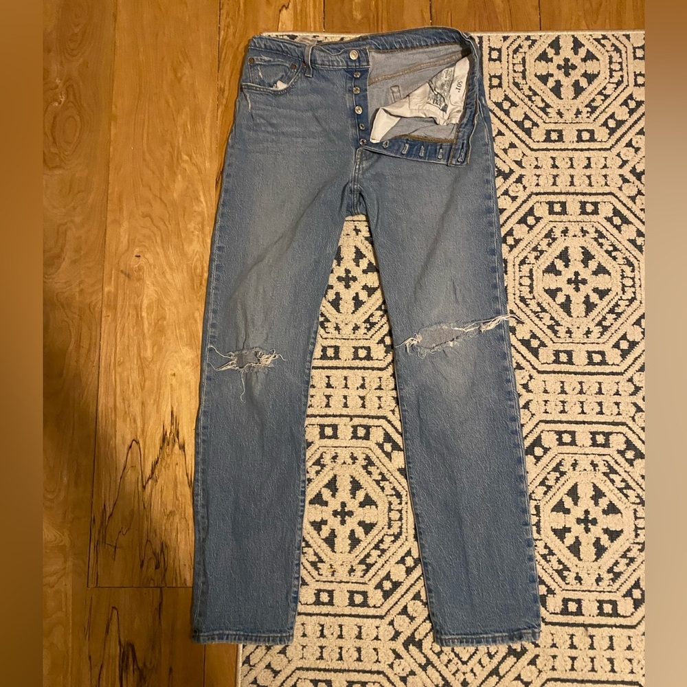 33W x 32L Levi’s 501